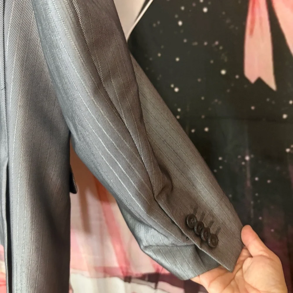Vinci Men's Silver Gray Three-Button Suit Jacket & Trousers